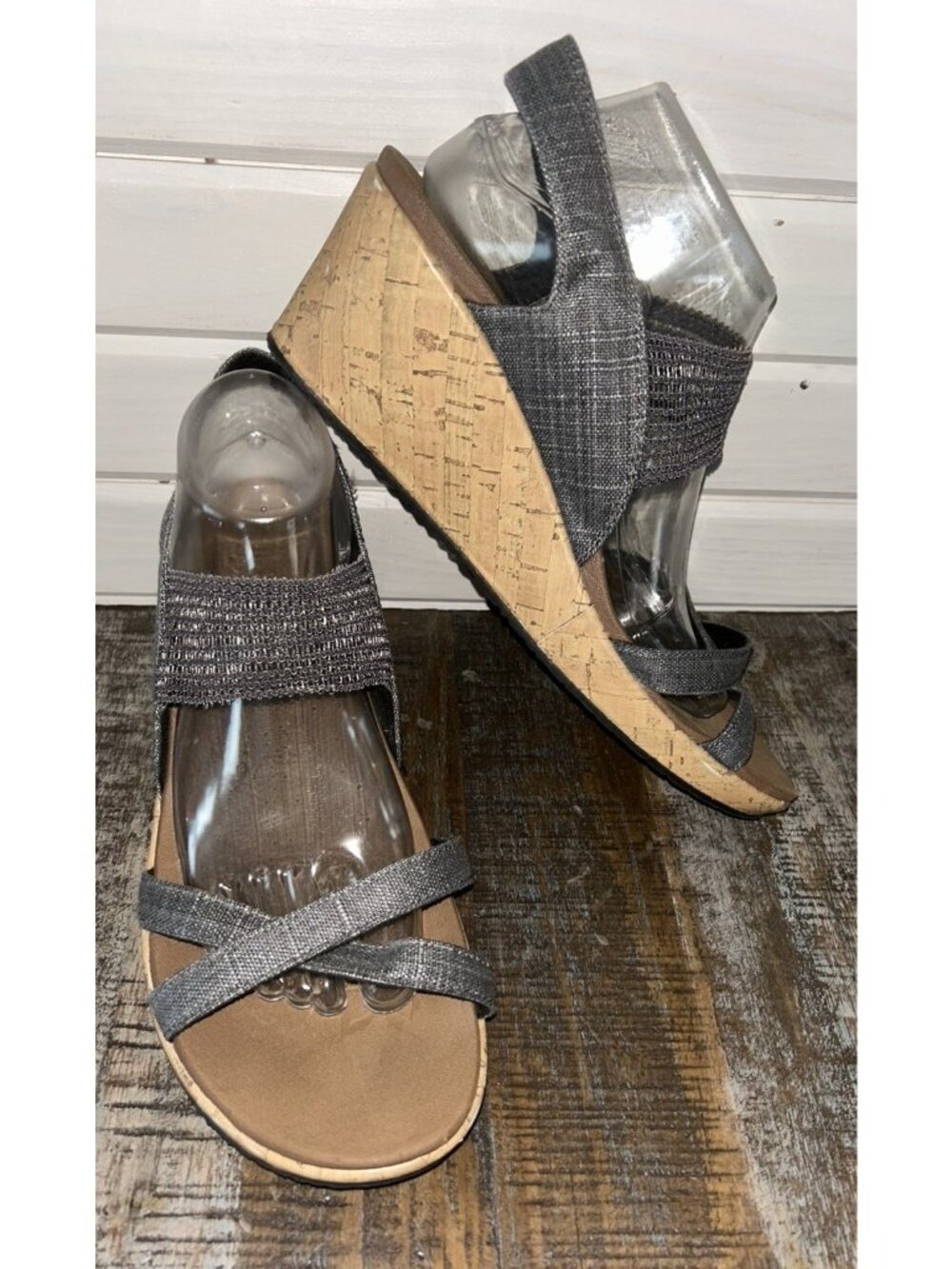 Skechers Sz 11 Beverlee High Tea Luxe Foam Sandal Gray Fabric Wedge Strappy